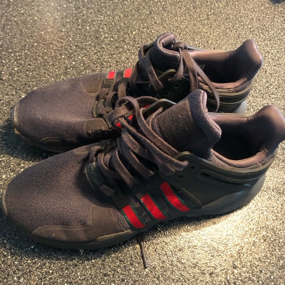 Men’s Adidas Equipment black with red stripes size 10 Running shoes - Picture 15 of 15